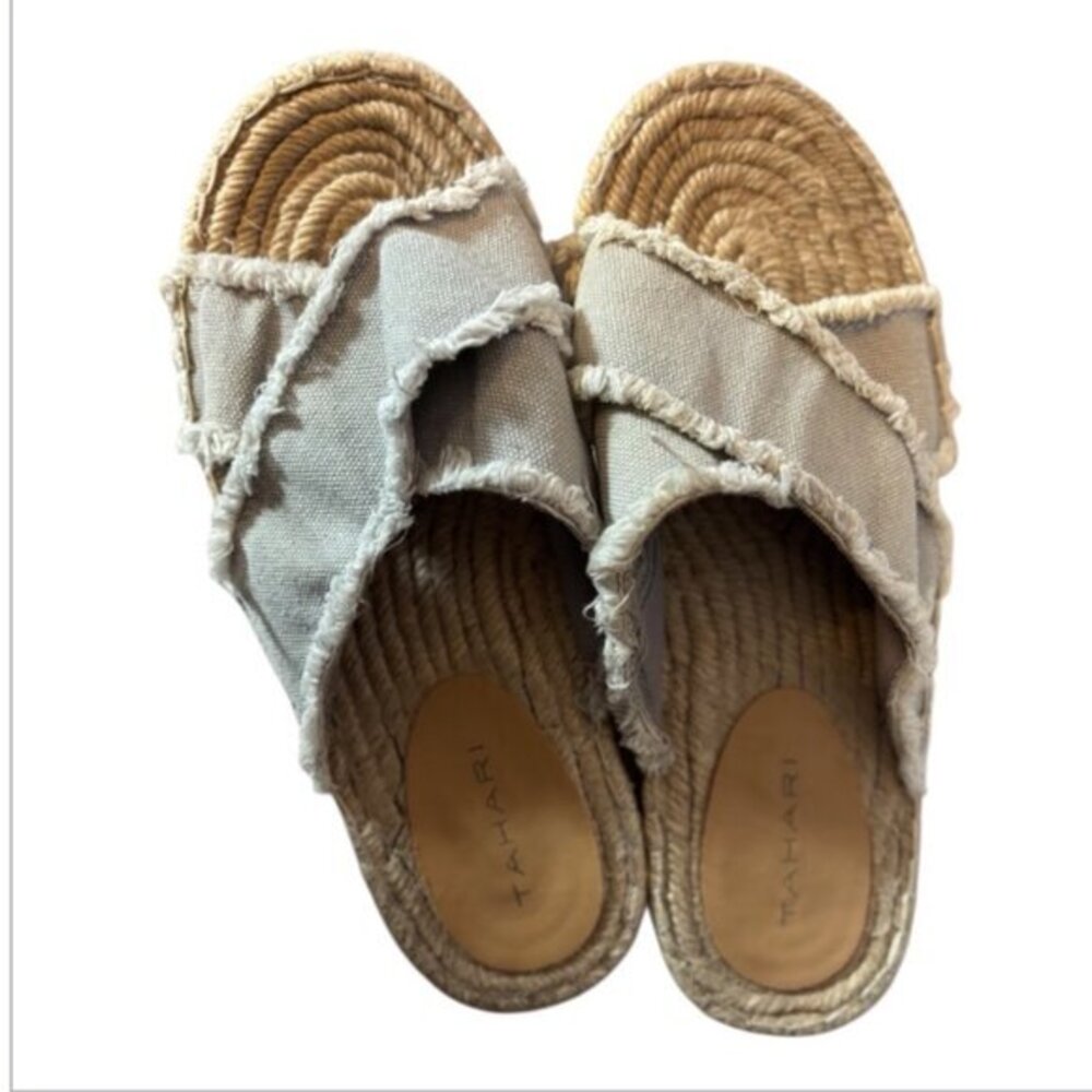 Tahari Chic Casual Gray Distressed Stylish Denim Slide On Sandals Size 9